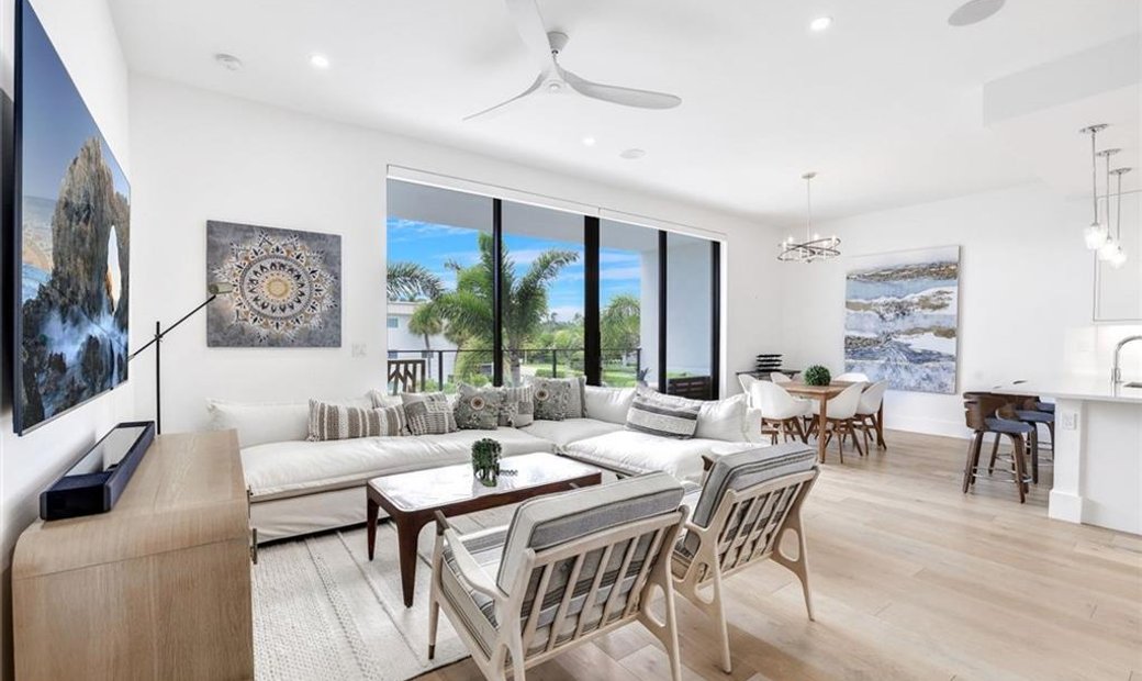 Coastal Elegance In A Prime Walkable Downtown In Naples, Florida