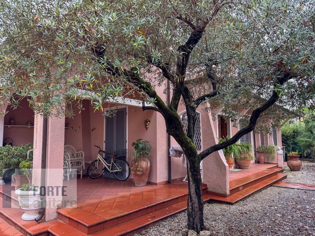 Villa in Center, Forte dei Marmi, Tuscany 1 - 14837017