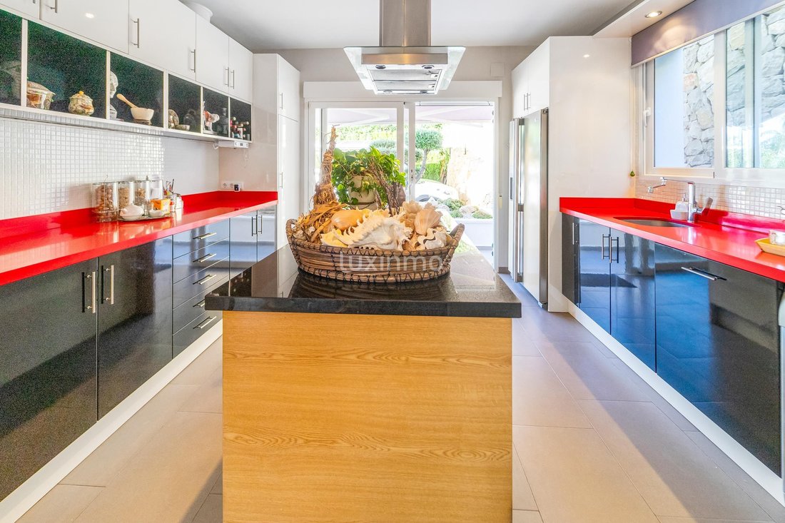 Calpe/Calp Detached House In Calp, Valencian Community, Spain For Sale