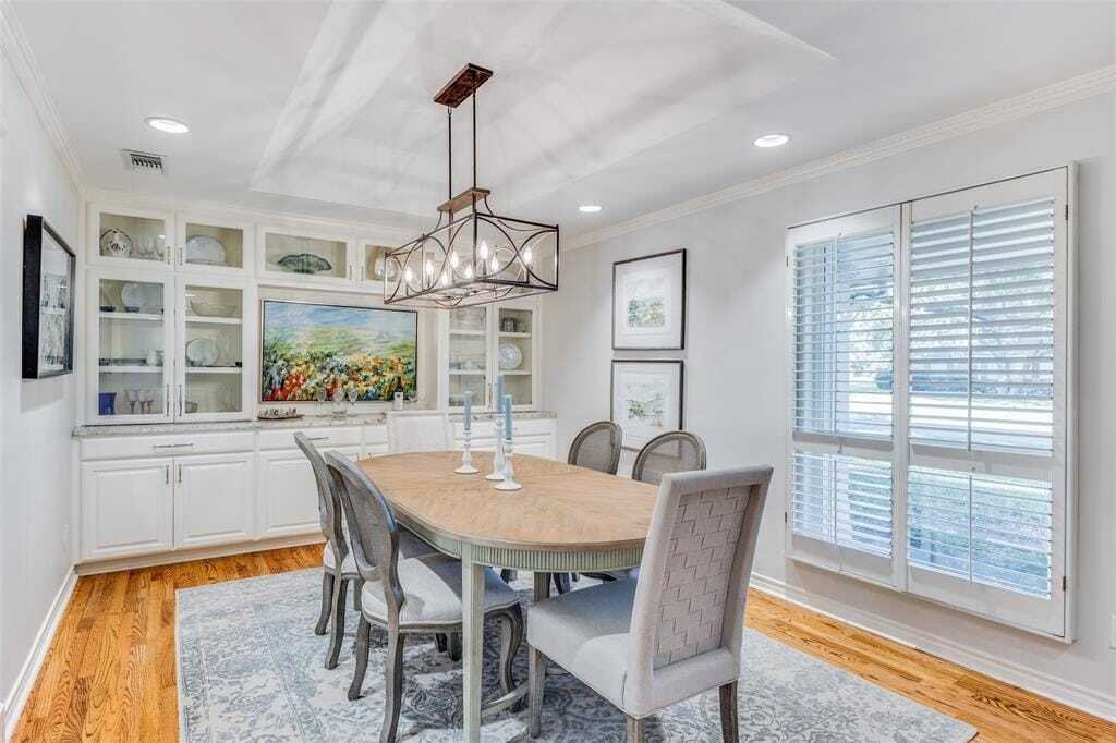 Stunning Home In Sought After Glen Cove In Dallas, Texas, United States