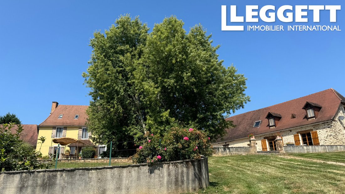 Manor House With Studio, In Saint Paul La Roche, Nouvelle Aquitaine