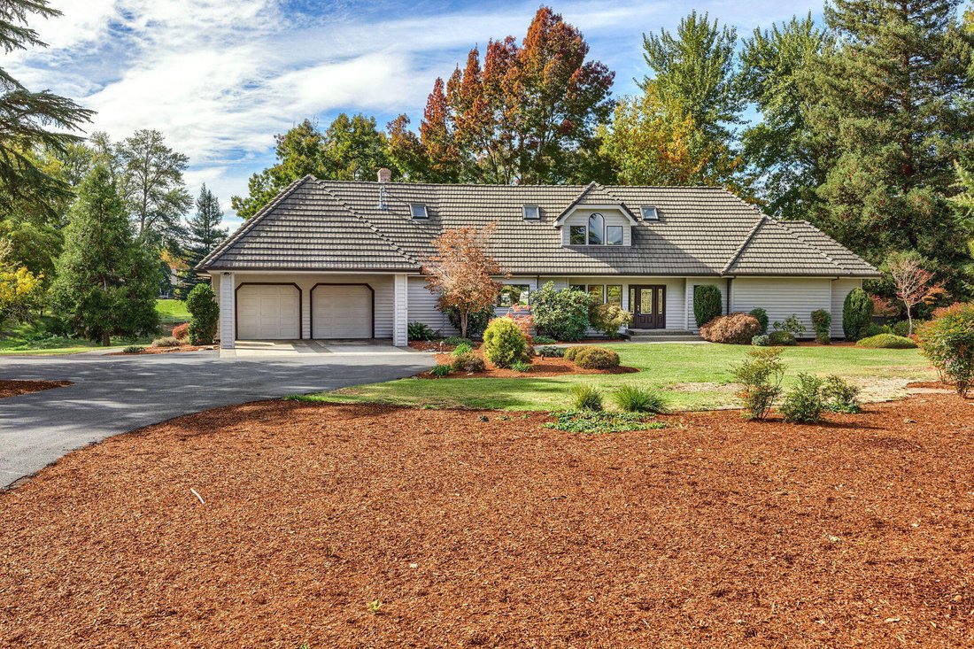 Beautiful Property Overlooking The Rogue In Grants Pass, Oregon, United