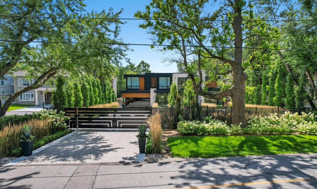 A Modern Masterpeice On Elgin In Markham, Ontario, Canada For Sale