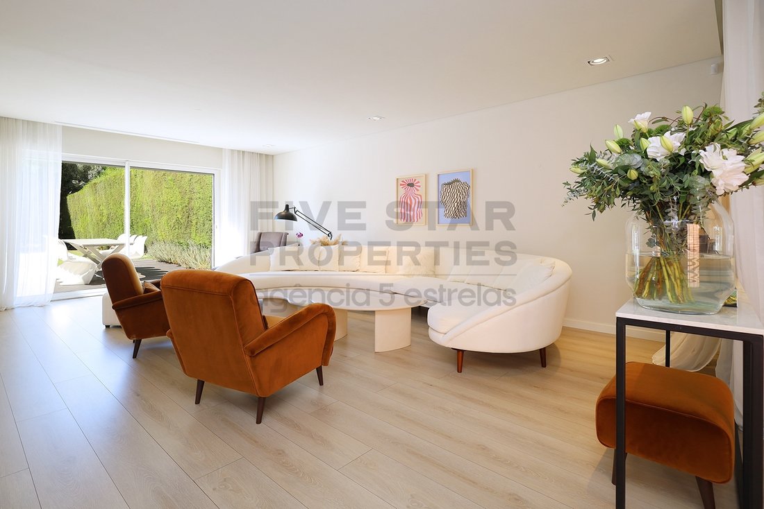 Villa With Luxury Finishes Near Estoril In Estoril, Lisbon, Portugal