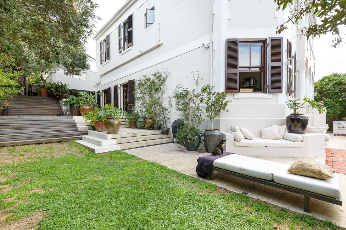 Iconic Colonial Victorian Home In In Cape Town, Western Cape, South