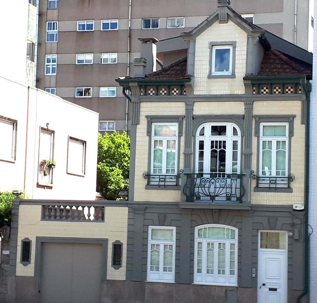T7 House In Constituição, Porto. In Porto, Porto District, Portugal For
