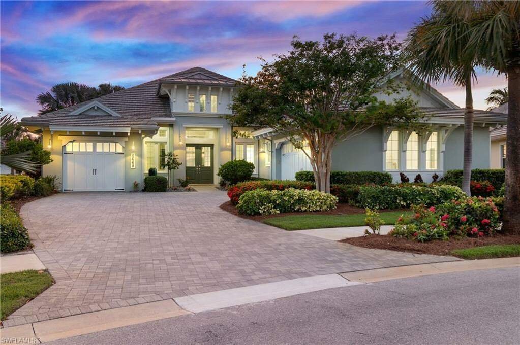 Waterfront Oasis With A Sought After Plan In Naples, Florida, United