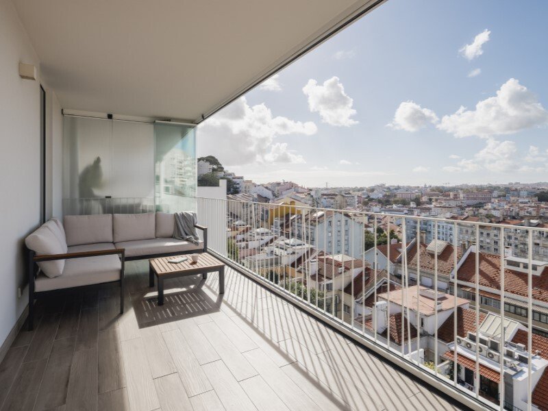 Bright Apartment In Graça In Lisbon, Lisbon, Portugal For Sale (14841904)