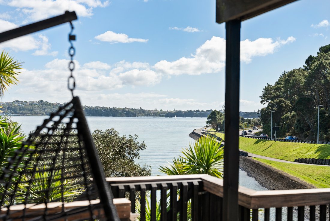 Coastal Retreat In Herne Bay In Auckland, New Zealand For Sale (14843625)