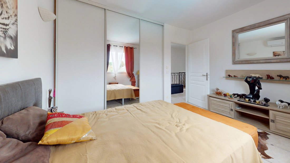 Villa in Les Aspres-Plan Sarrain, Mouans-Sartoux, France 2 - 14458569