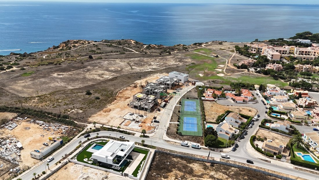 Villa in Sao Goncalo de Lagos, Algarve, Portugal 1 - 14844050
