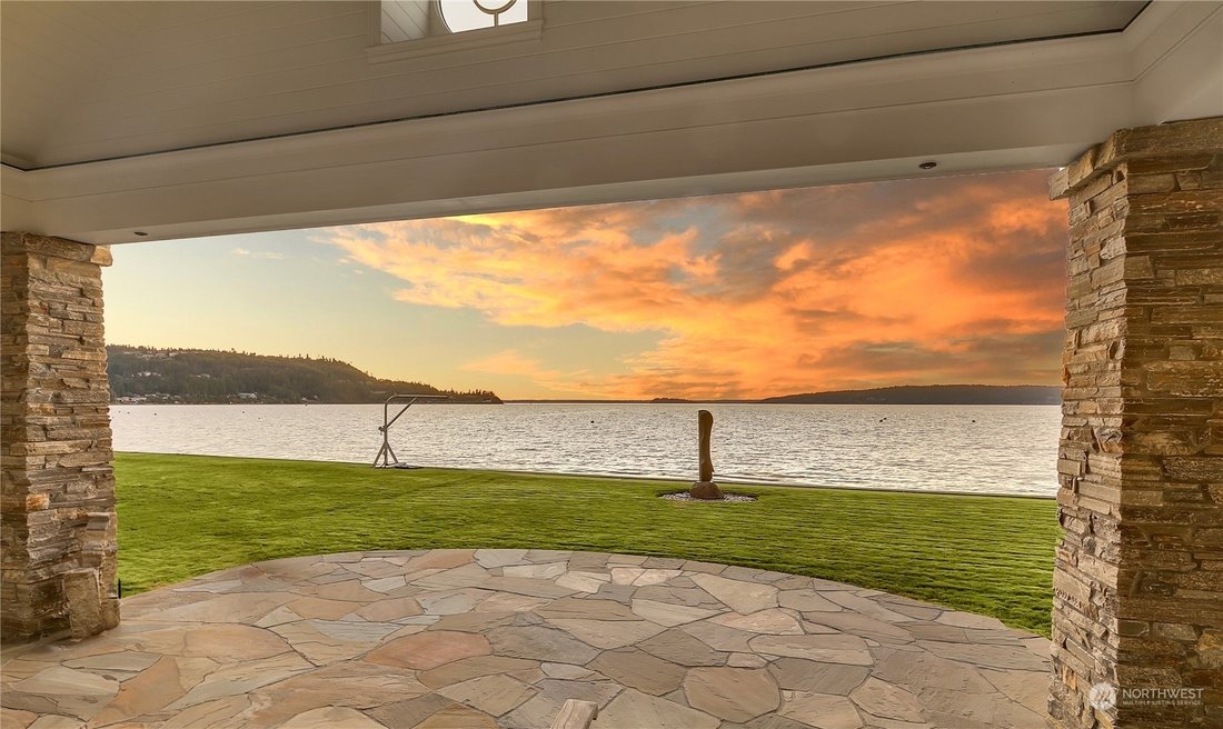 Iconic Waterfront Property In Camano, Washington, United States For
