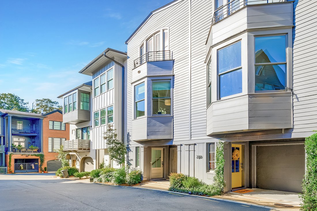 Stunning European Inspired Townhome In The In Atlanta, United