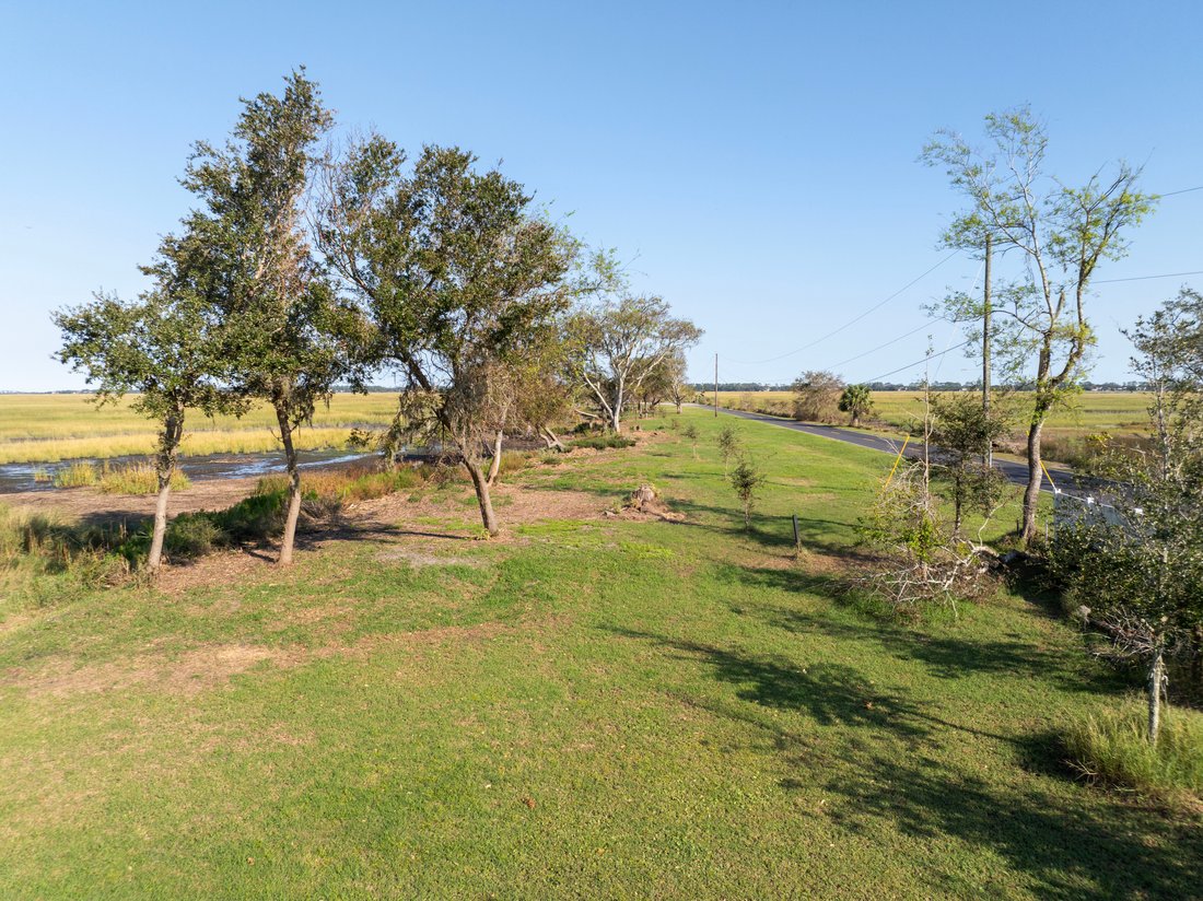 525 Conservation Drive In St. Simons, United States For Sale