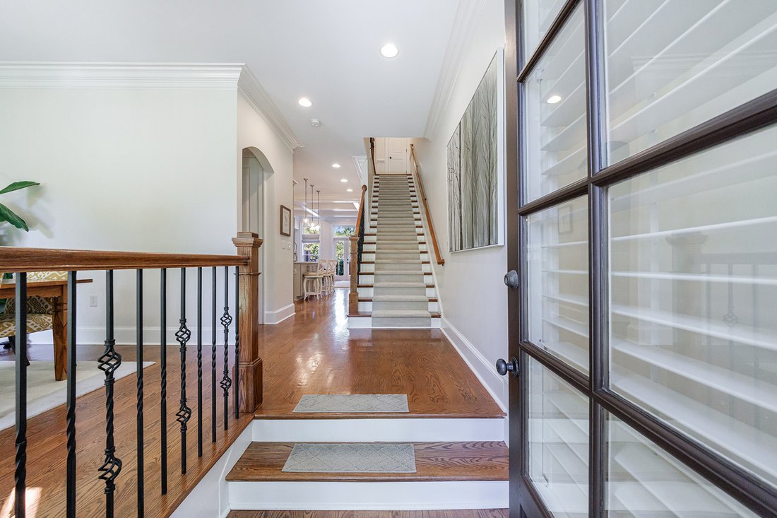 Stunning Turn Key Walk Up Townhome In Highly In Atlanta,