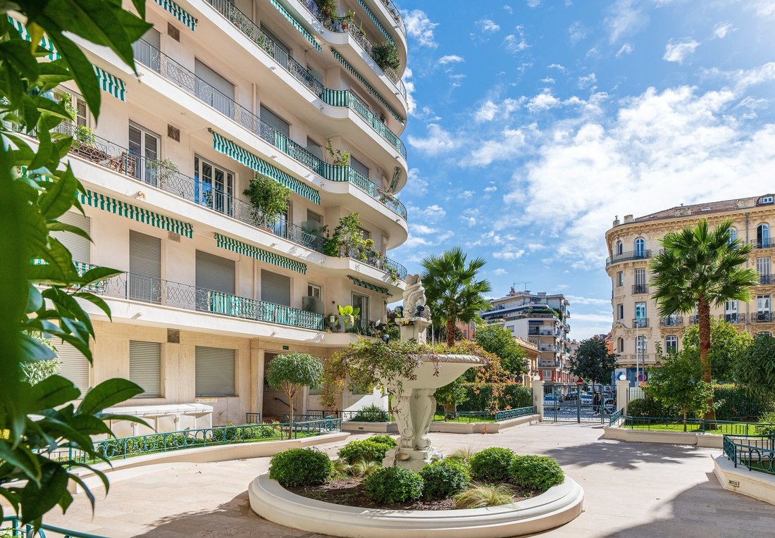 One Bedroom Apartment For Sale In In Nice, Provence Alpes Côte D'azur