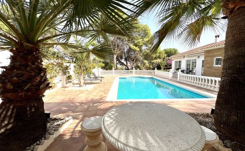 Villa in Torrevieja, Land Valencia, Spanien 1