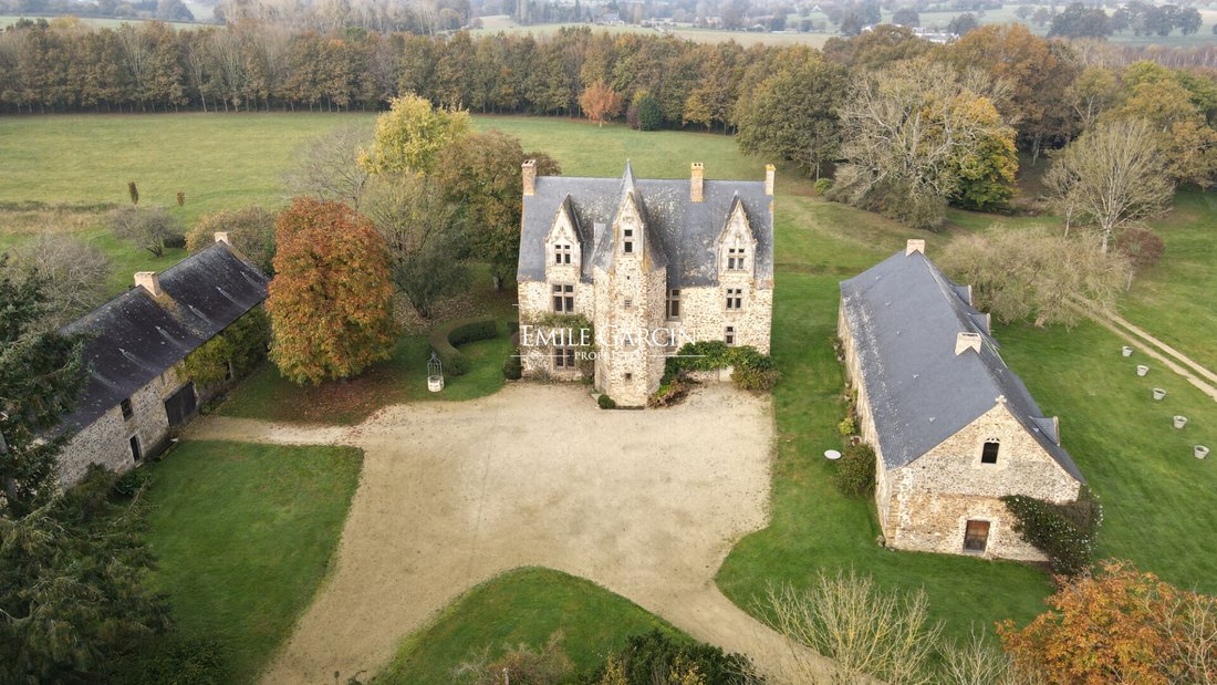 A 1522 Manor’s Whisper: 18 Hectares of Timeless Grace in Mayenne