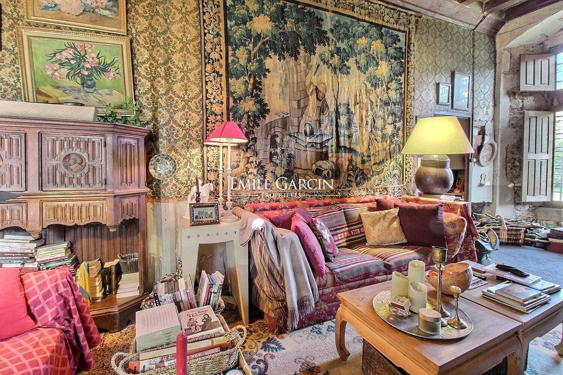 A 1522 Manor’s Whisper: 18 Hectares of Timeless Grace in Mayenne