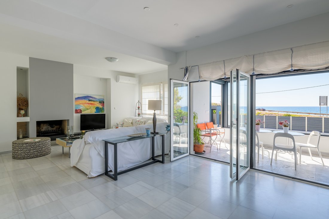 Beautiful Residence In Lagonísi (Lawis), Greece For Sale (14847383)