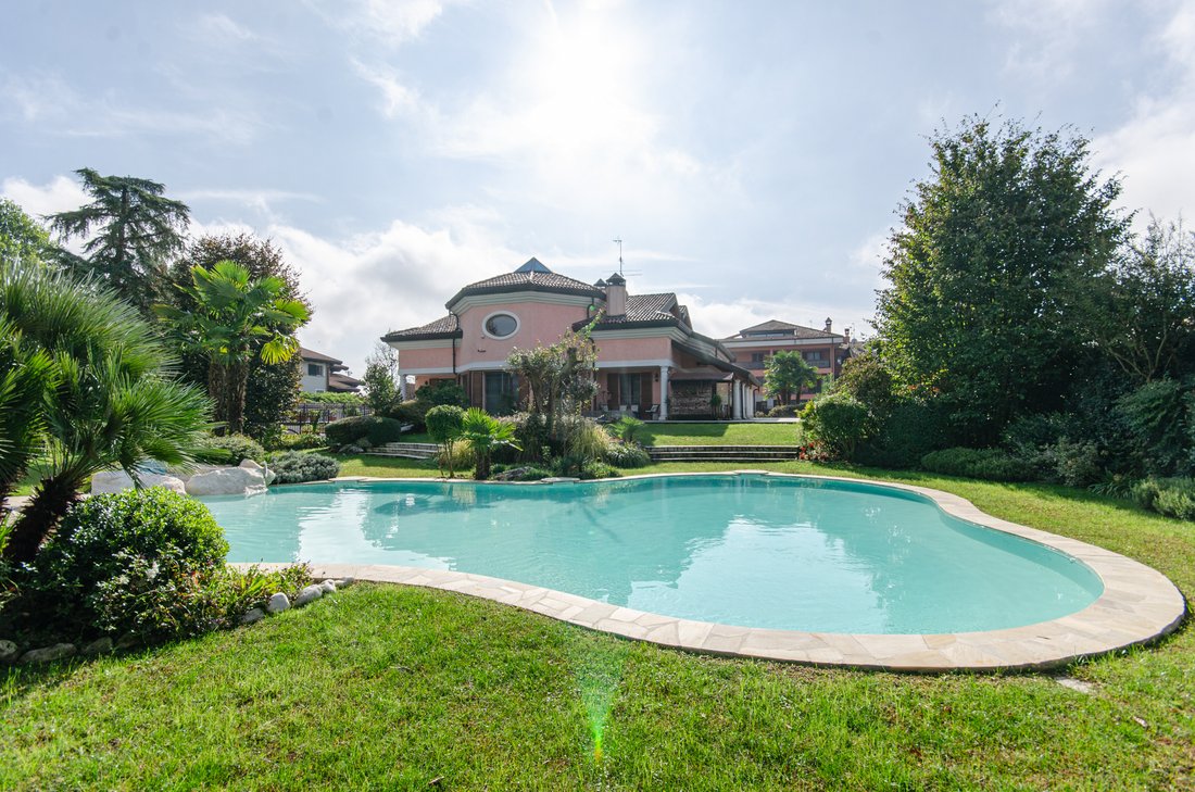 Villa in Borgarello, Lombardy, Italy 2 - 14850462
