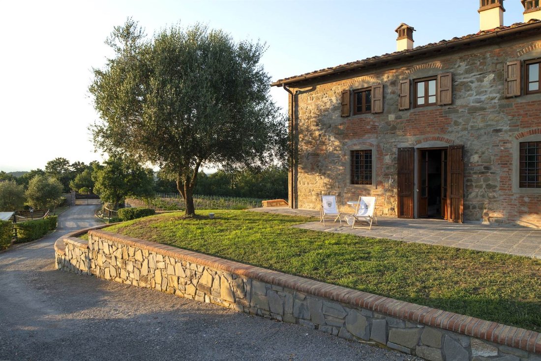 Villa in San Giovanni Valdarno, Tuscany, Italy 1 - 14848046