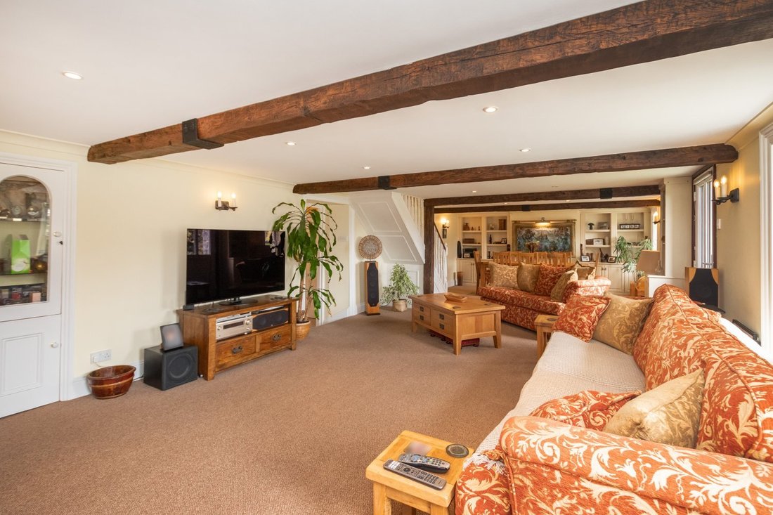 House in England 2 - 14850807