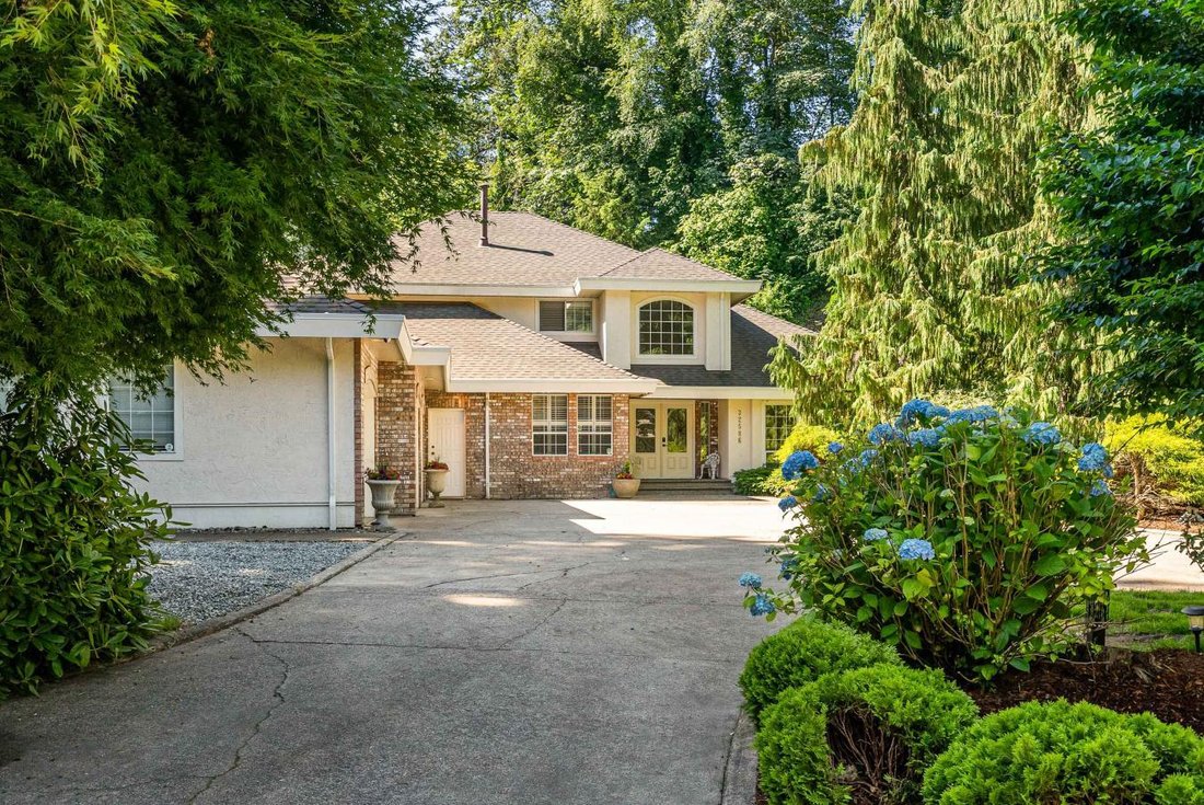 Home On Stunning Acreage In Abbotsford, British Columbia