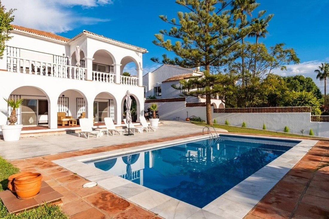 La Duquesa House Detached Villa In Puerto De La Duquesa, Andalusia