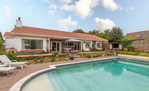 Bungalow in United Kingdom 1