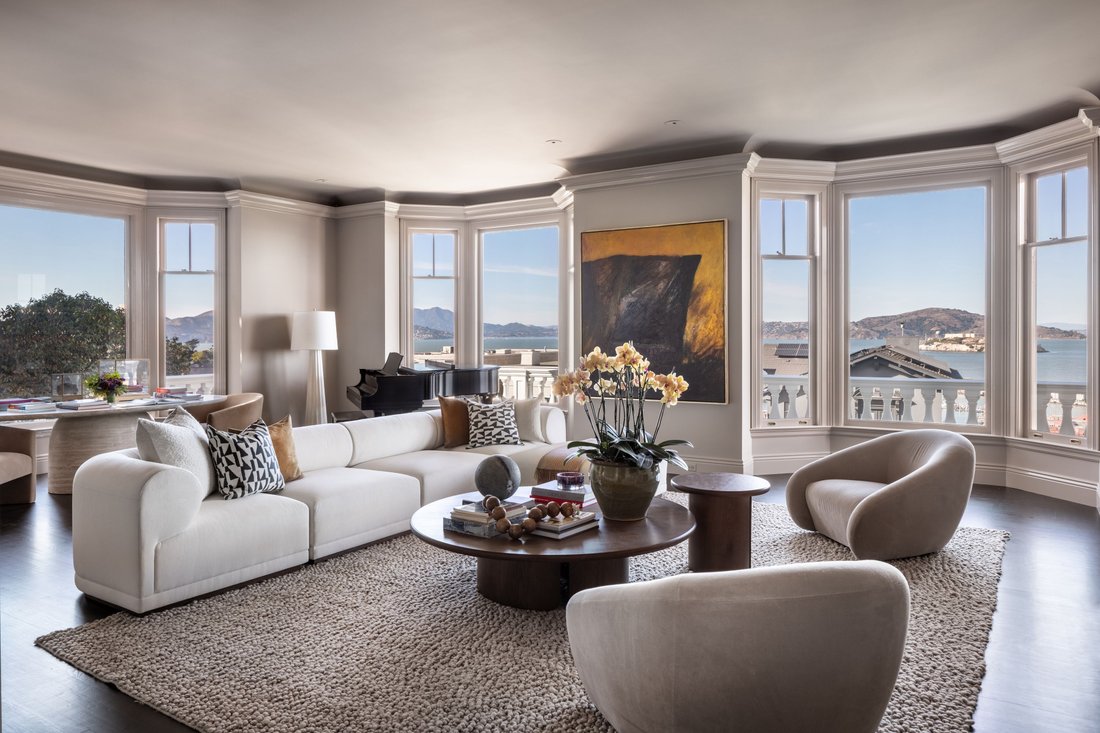 Panoramic View Russian Hill Estate In San Francisco, California, United