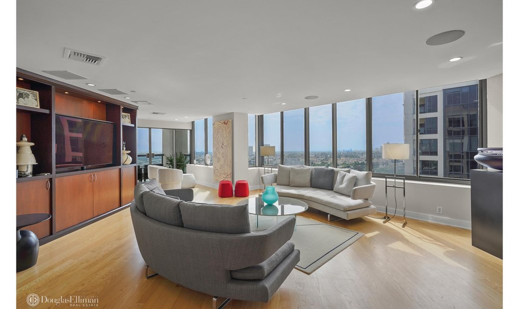 Condo Los Angeles In Los Angeles, California, United States For Sale