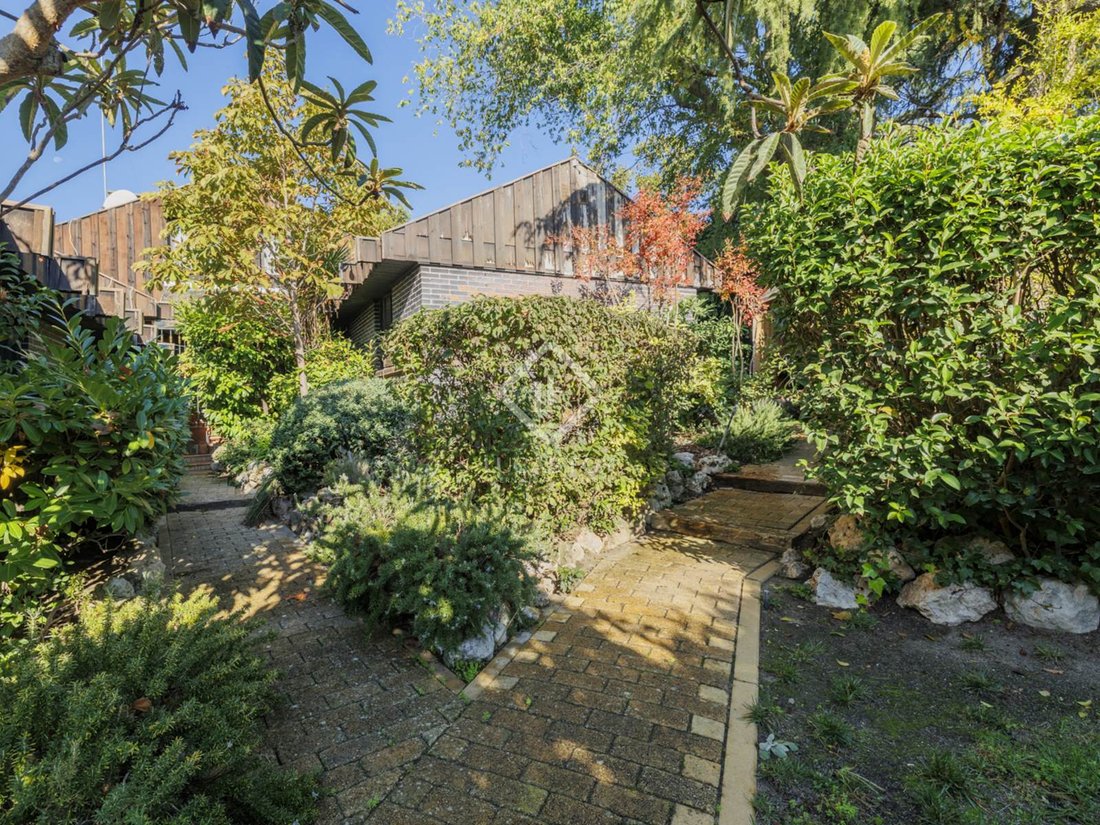 Boadilla House / Villa In Boadilla Del Monte, Community Of Madrid