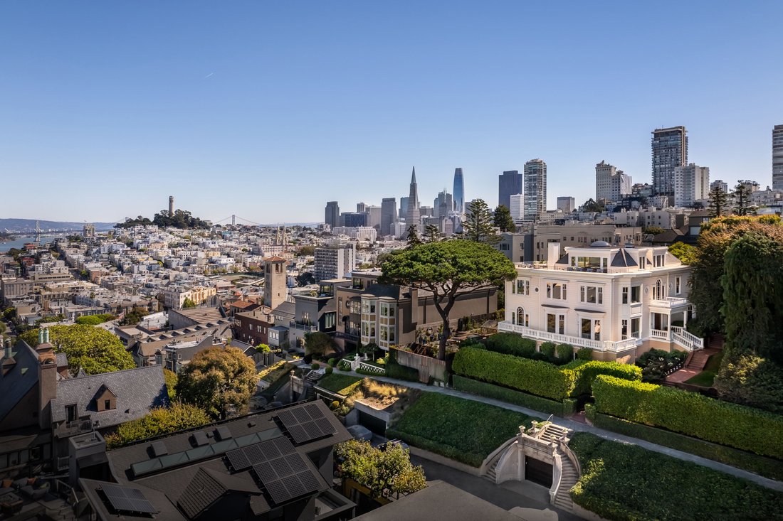 Panoramic View Russian Hill Estate In San Francisco, California, United
