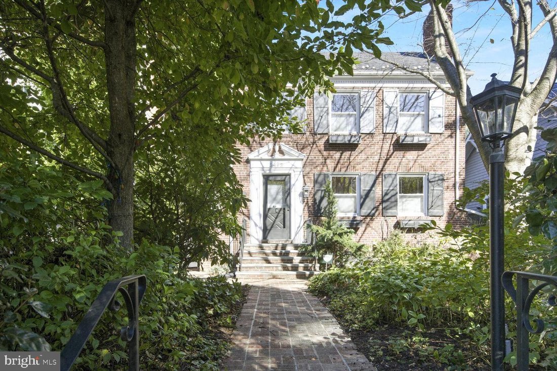 Brick Colonial In The Heart In Washington, District Of Columbia, United