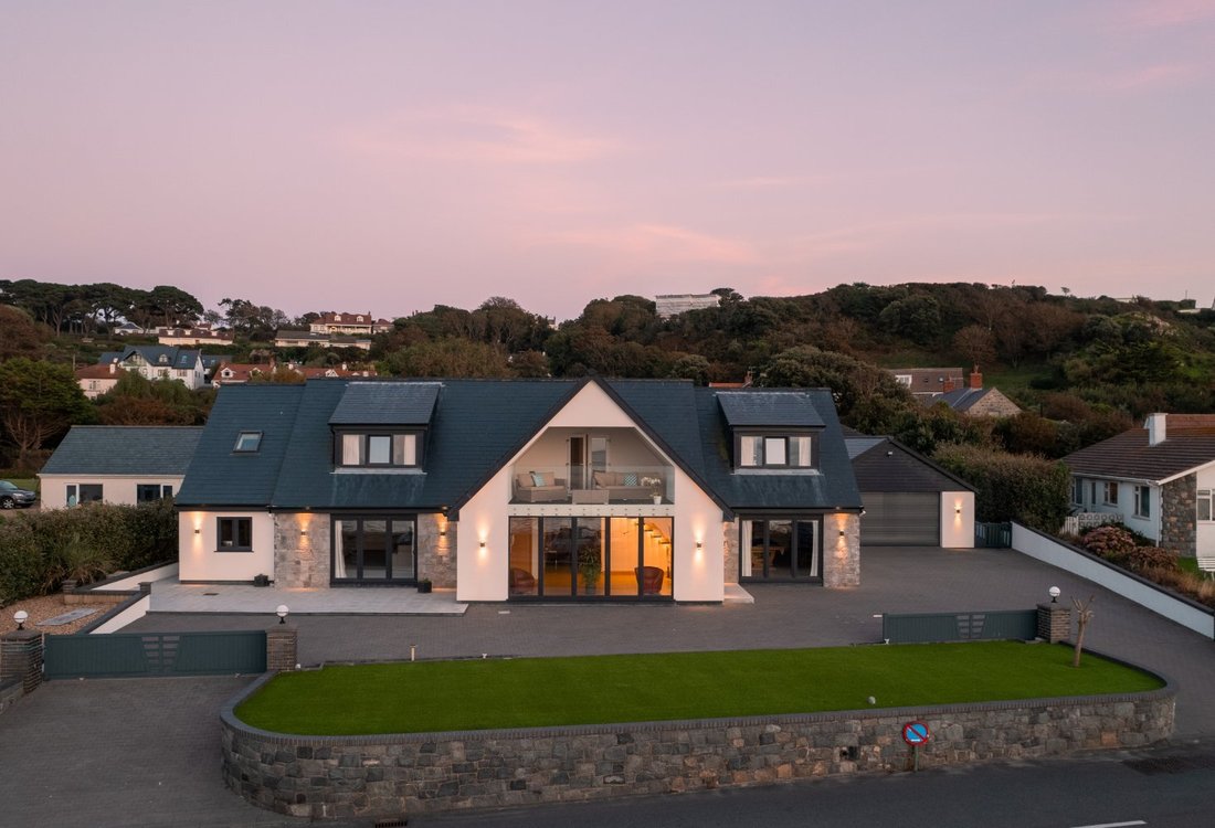 House in England 2 - 14850835