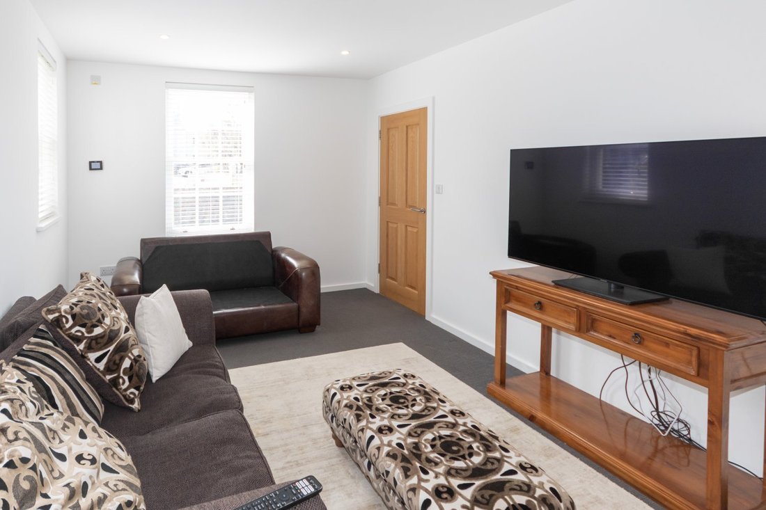 House in United Kingdom 2 - 14850801