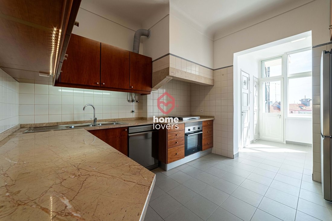 To Rent* T4+1 Lisbon Santo António In Lisbon, Lisbon, Portugal For