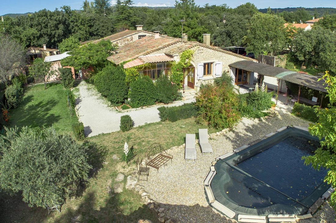 Gordes Ensemble De 3 Maisons In Gordes, Provence Alpes Côte D'azur