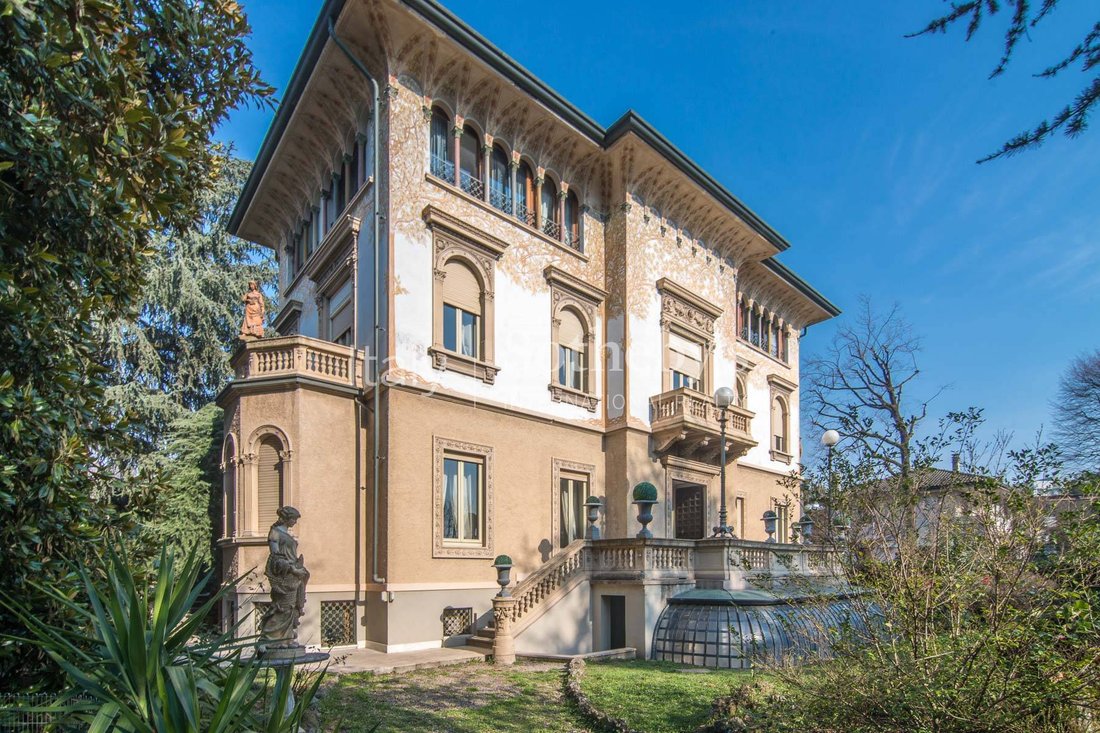 House in Cusano Milanino, Lombardy, Italy 2 - 14850901