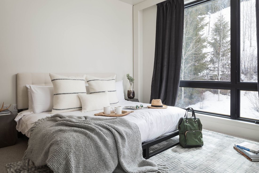 One Town Hill Condominium In Jackson, Wyoming, United States For Sale