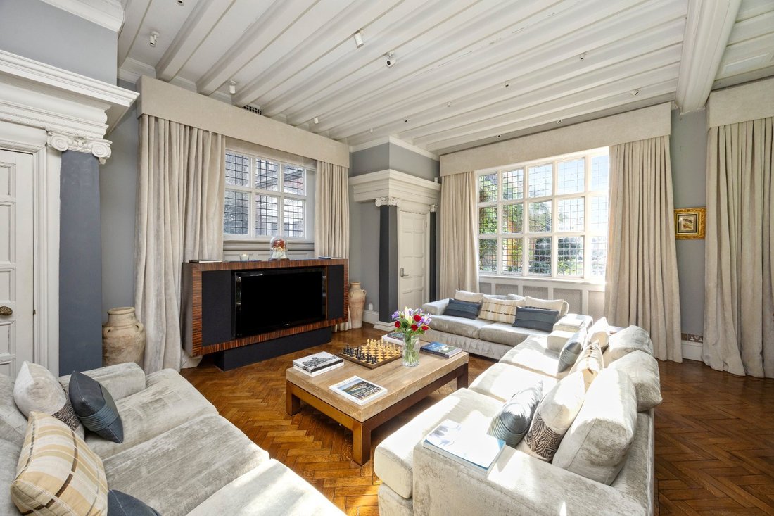 Seven Hills Road, Hersham, Walton On En Hersham, Inglaterra, Reino