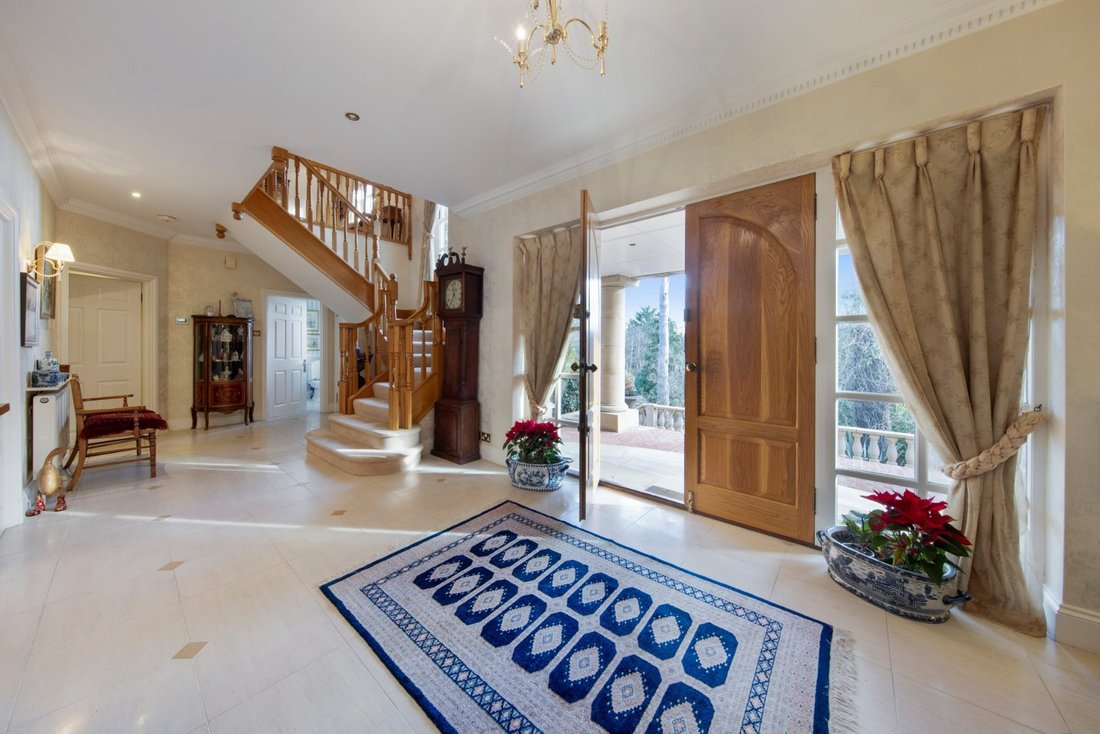 House in Brooklands, Elmbridge, England 4 - 14851130
