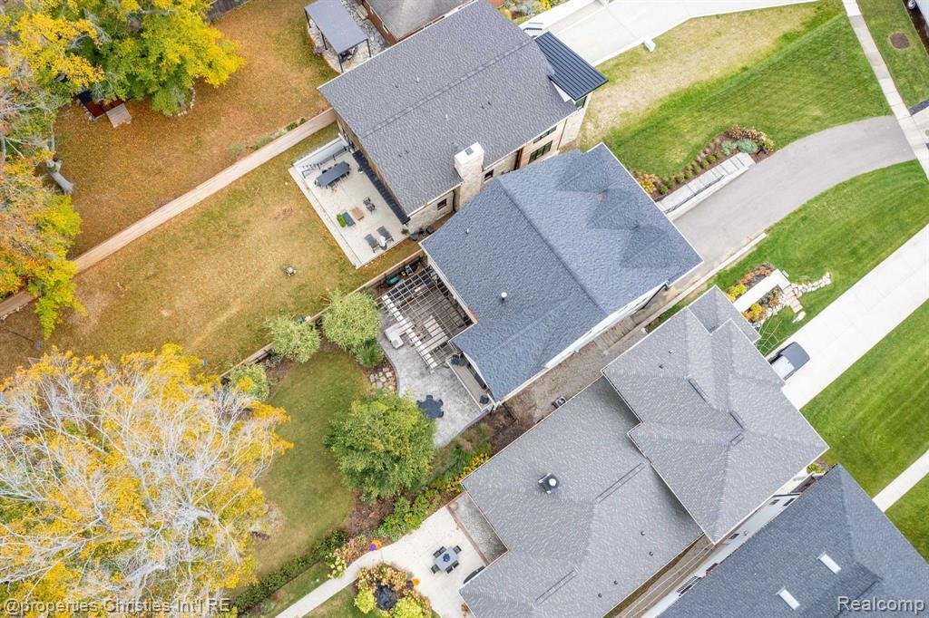 2829 Vinsetta Boulevard In Royal Oak, Michigan, United States For Sale