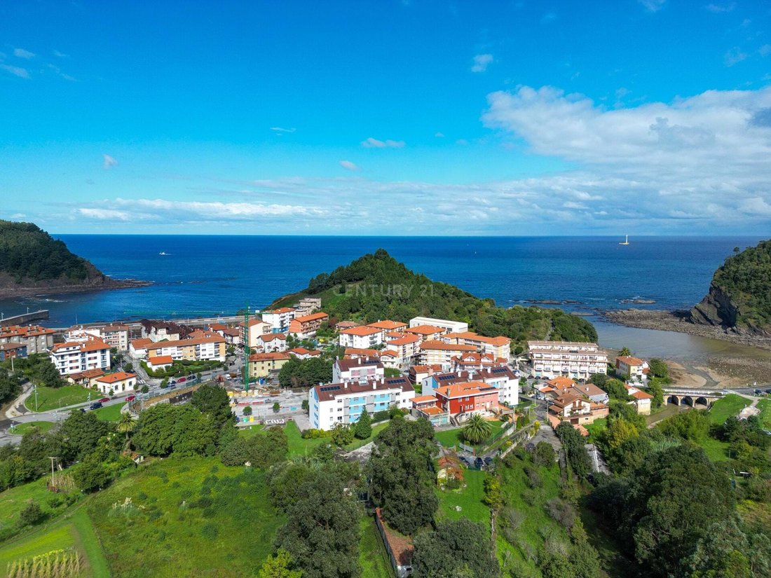 Casa Unifamiliar Con Posibilidad De In Armintza, Basque Country, Spain
