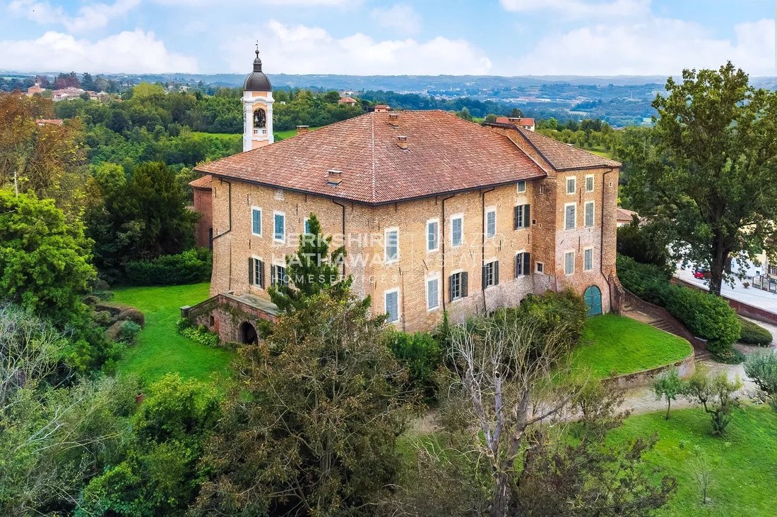 Whispers of the Marquis: A 14th-Century Castle Crowned in Piedmont’s Golden Hills