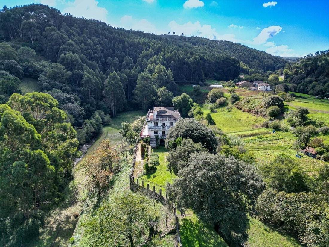 Casa Unifamiliar Con Posibilidad De In Armintza, Basque Country, Spain