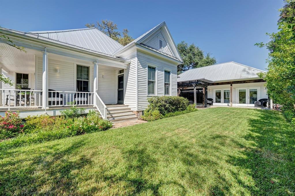Enchanting Queen Anne Bungalow In Houston, Texas, United States For