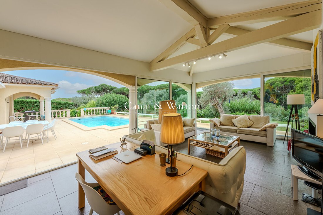Villa In Saint Raphaël, Provence Alpes Côte D'azur, France For Sale
