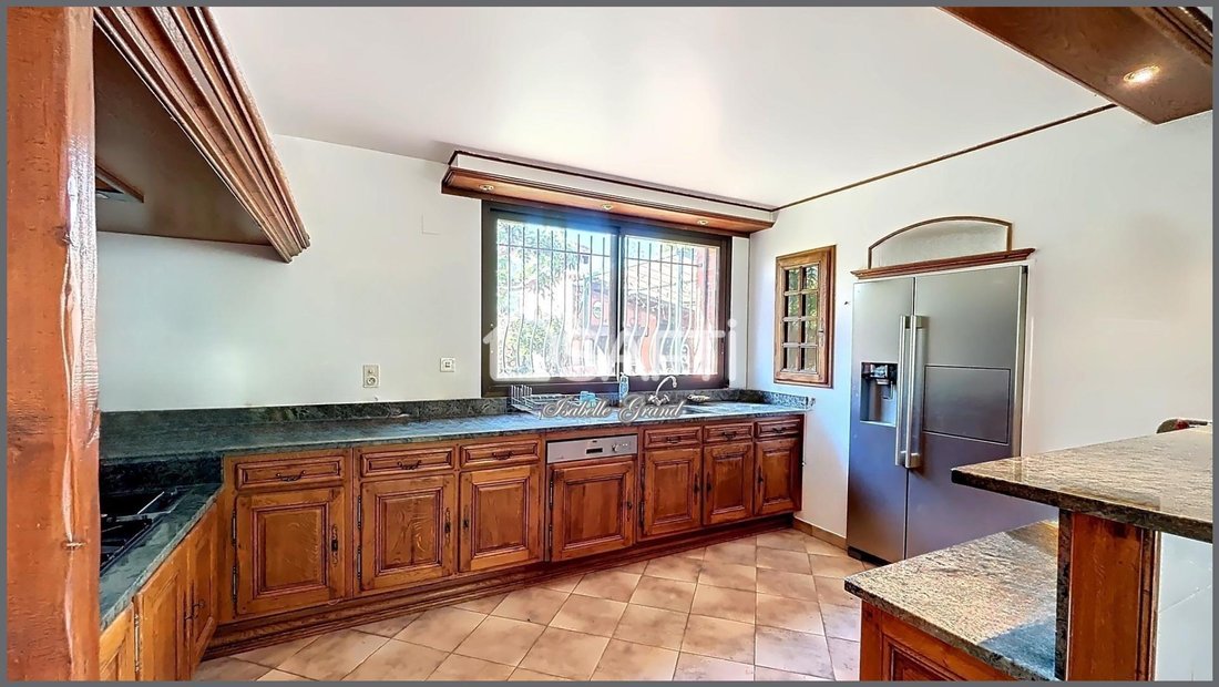 Havre De Paix Et De Charme à Eus In Eus, Occitanie, France For Sale